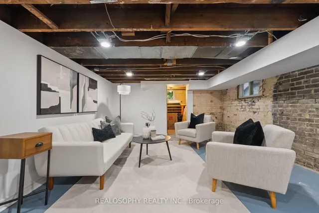 Additional image 19 of 299 Pape Ave