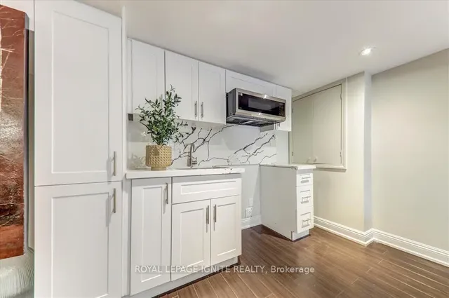 Additional image 22 of 26 Halfmoon Sq