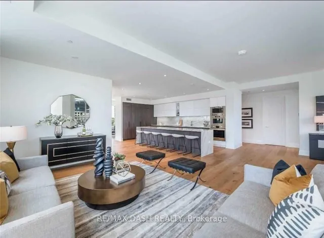 Additional image 9 of 151 Avenue Rd Unit 806