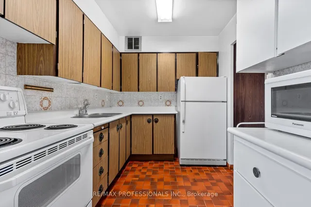 Additional image 7 of 180 Markham Rd Unit 1704