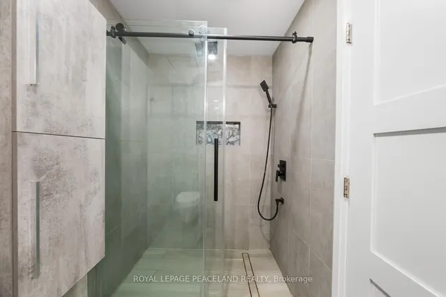 Additional image 17 of 105 Apache Tr