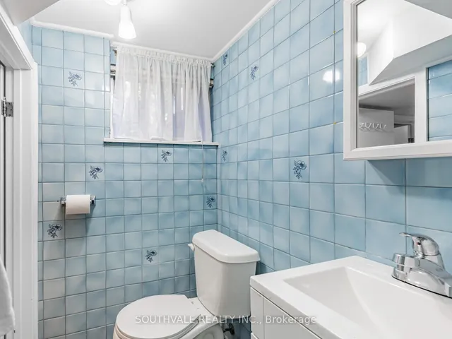 Additional image 33 of 104 Dearbourne Ave