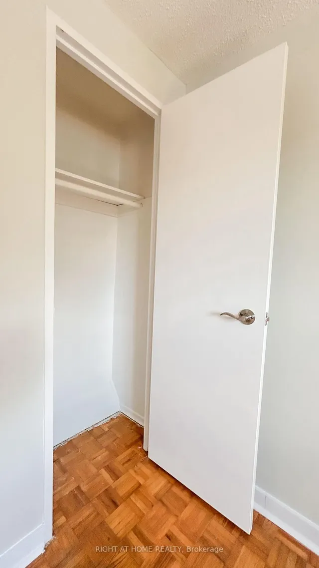 Additional image 36 of 160 Jansen Ave Unit 32