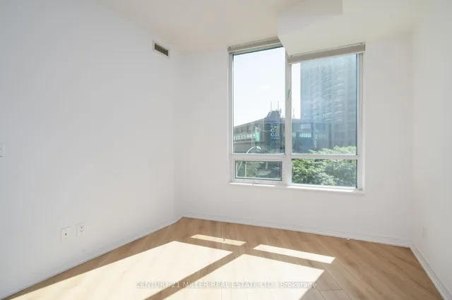 Additional image 12 of 16 Yonge St Unit 310