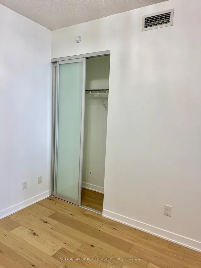 Additional image 8 of 88 Park Lawn Rd Unit 1807