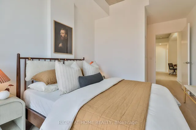 Additional image 19 of 2720 Dundas St Unit 208