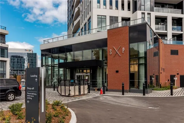 25 Wellington St Unit 707