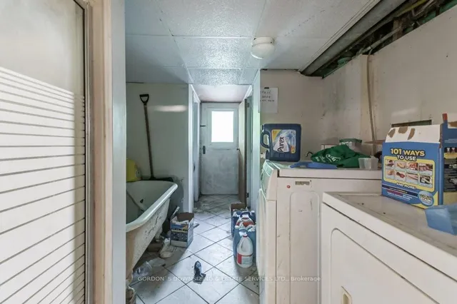 Additional image 17 of 112 Wright Ave