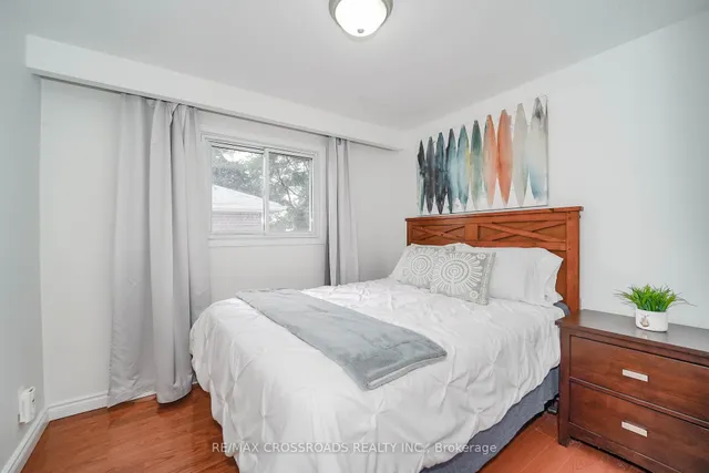 Additional image 9 of 8 Topaz Gate