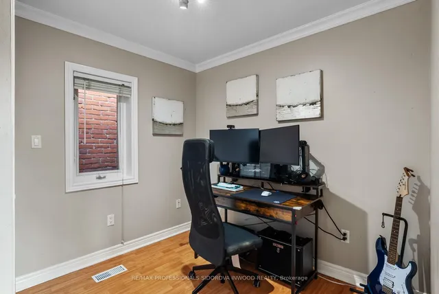 Additional image 20 of 197 Lambton Ave