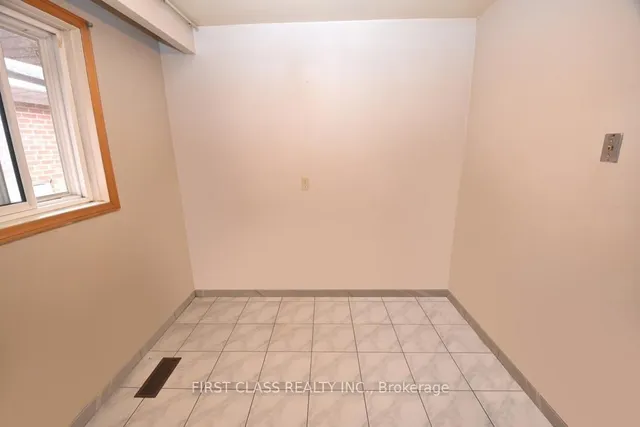 Additional image 7 of 82 Gooderham Dr