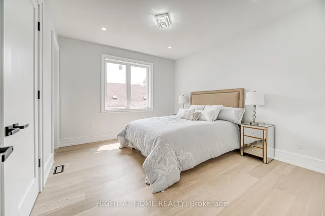 Additional image 29 of 203 Scarboro Cres