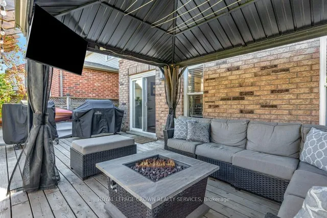 Additional image 39 of 42 Verona St