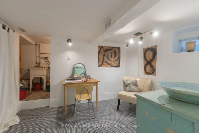 Additional image 29 of 1273 Lansdowne Ave