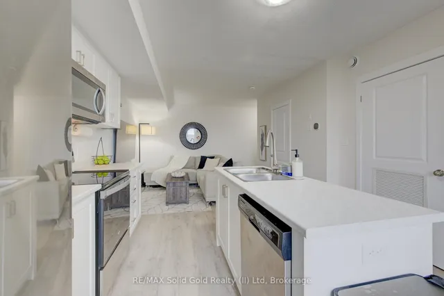 Additional image 11 of 160 Rochefort St Unit A4