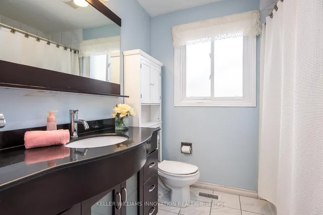 Additional image 29 of 64 Sabrina Cres