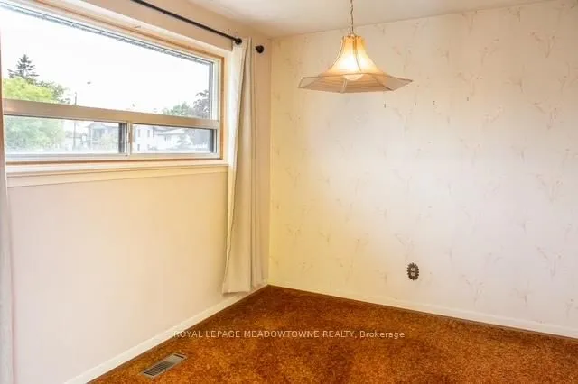 Additional image 9 of 99 Silverstone Dr