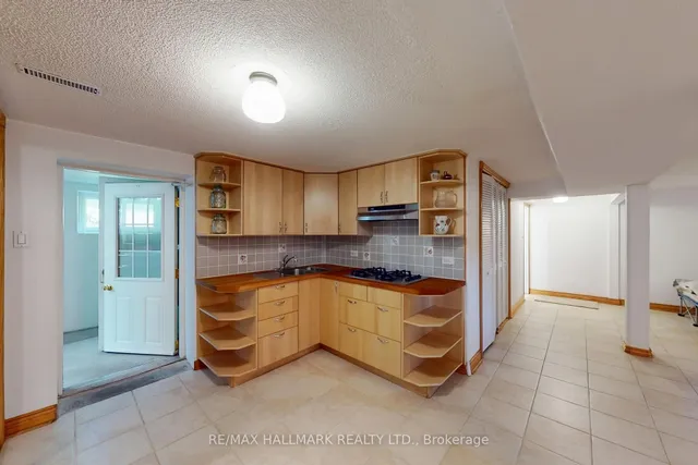 Additional image 29 of 38 Courton Dr