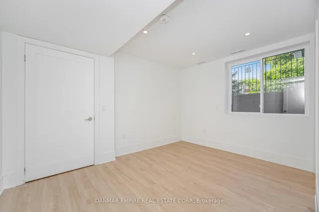 Additional image 43 of 6 Casino Crt