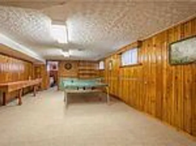 Additional image 16 of 33 Farmcrest Dr