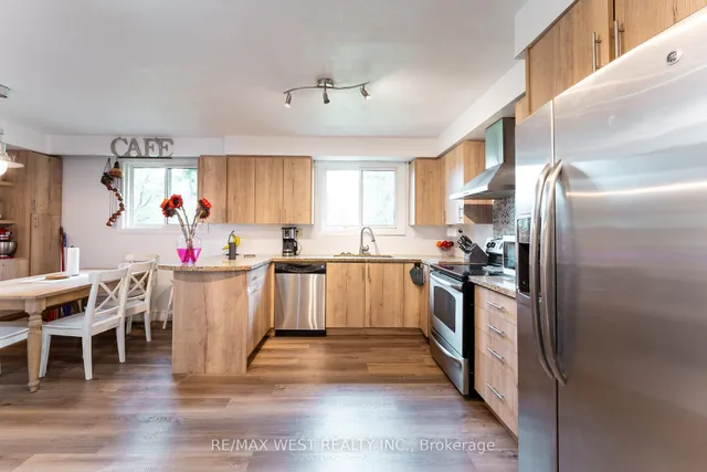 Additional image 12 of 330 Pellatt Ave