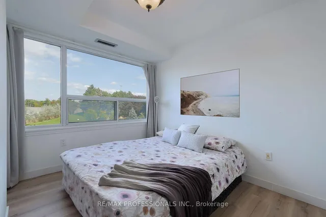 Additional image 21 of 475 The West Mall Unit 310