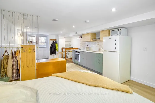 Additional image 41 of 32 Bartlett Ave