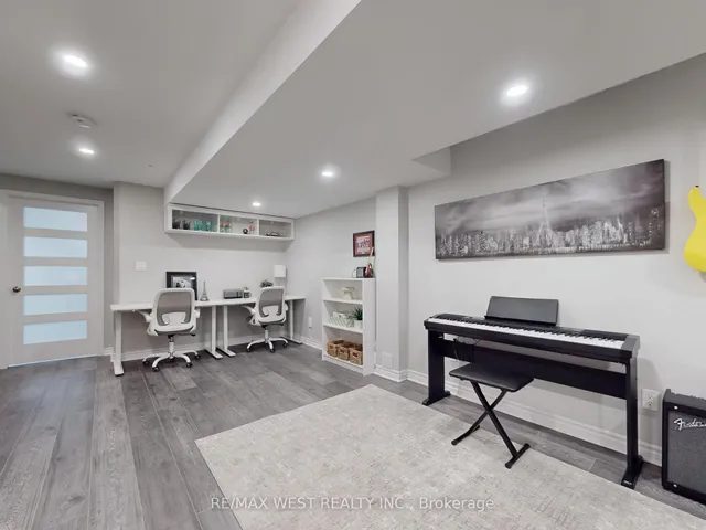 Additional image 35 of 22 Sierra Dr