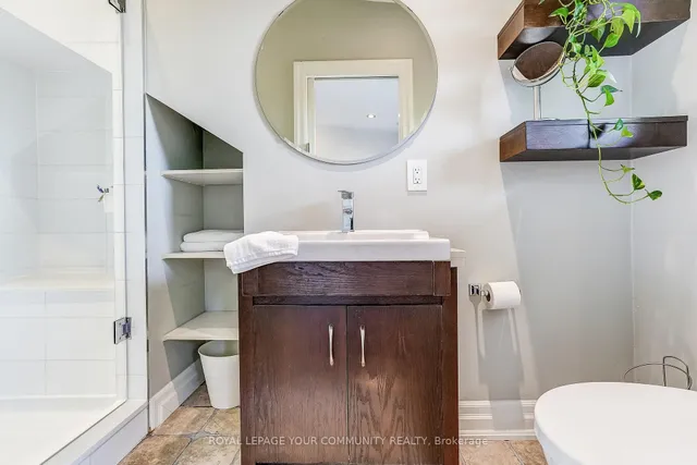 Additional image 33 of 13 Howland Rd