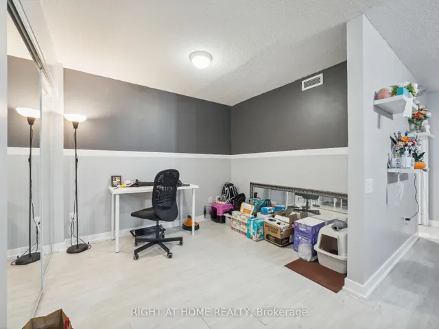 Additional image 4 of 19 Singer Crt Unit 1701B