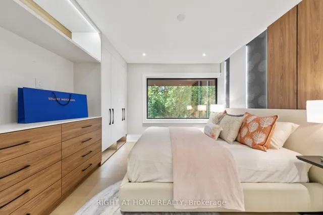 Additional image 21 of 35 Woburn Ave