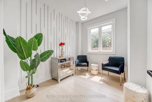 Additional image 19 of 203 Scarboro Cres