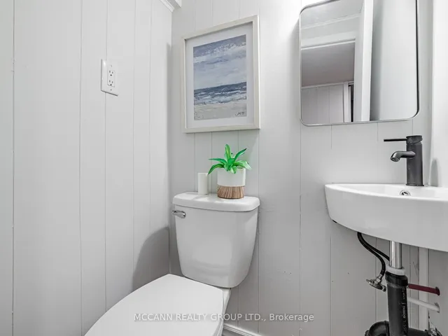 Additional image 29 of 157 1/2 Roslin Ave