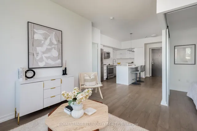 Additional image 18 of 25 Capreol Crt Unit 303