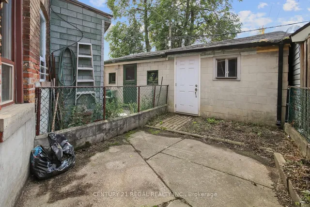 Additional image 39 of 300 Montrose Ave