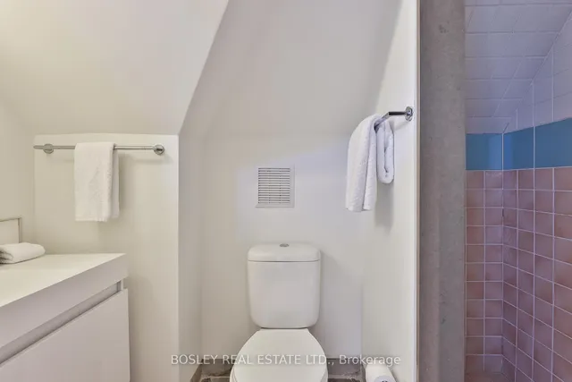 Additional image 31 of 301 Keewatin Ave