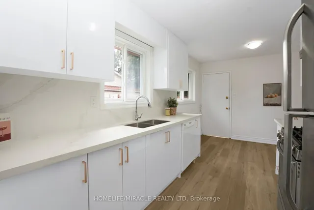 Additional image 11 of 66 Avening Dr