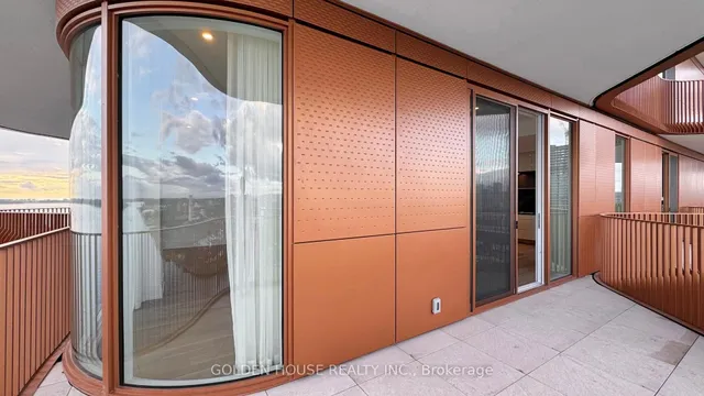 Additional image 38 of 155 Merchants' Wharf Unit 1311