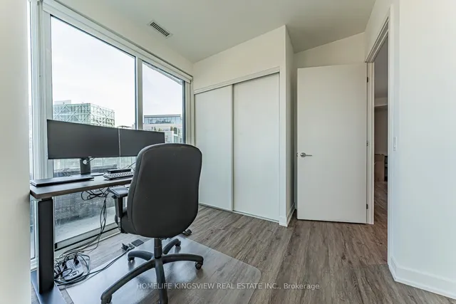 Additional image 25 of 15 Queens Quay Unit 923