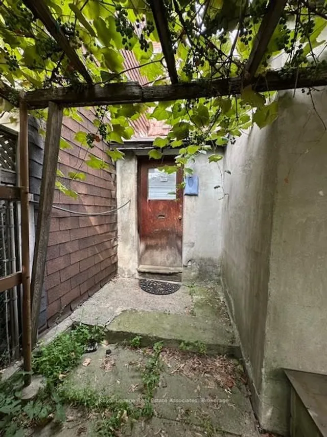 Additional image 3 of 218 Margueretta St
