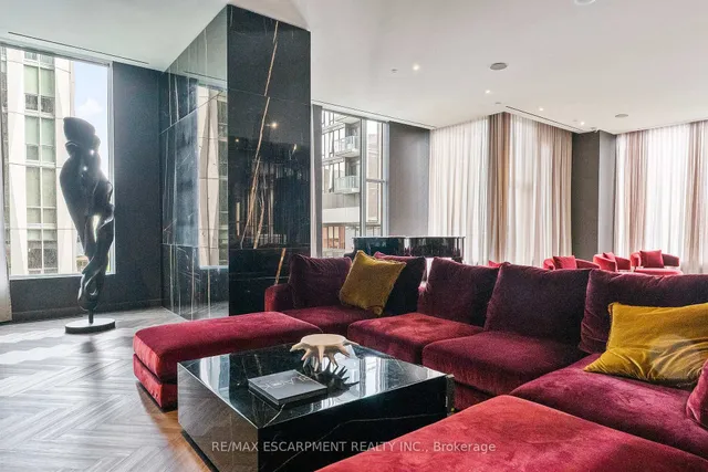 Additional image 39 of 11 Yorkville Ave Unit 2113