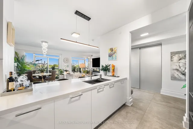 Additional image 39 of 3 Southvale Dr Unit 303