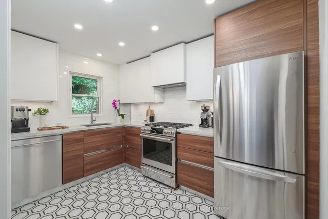 Additional image 11 of 618 Davenport Rd