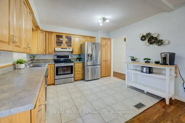 Additional image 8 of 144 Laurentian Dr