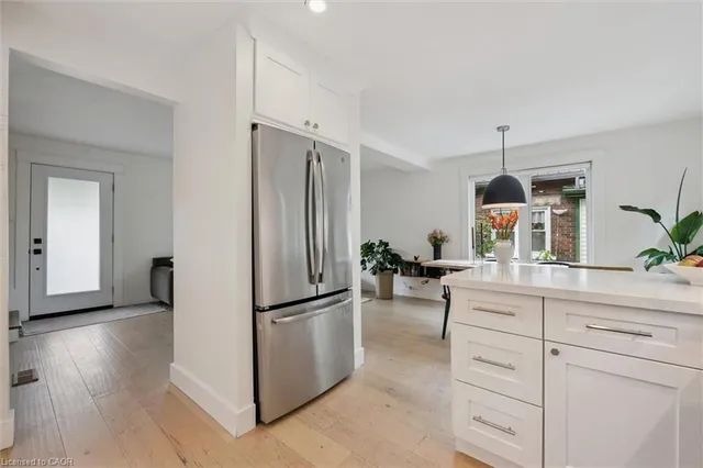 Additional image 12 of 100 Dekay St