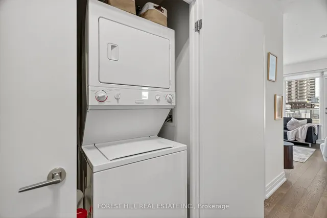 Additional image 19 of 55 East Liberty St Unit 604