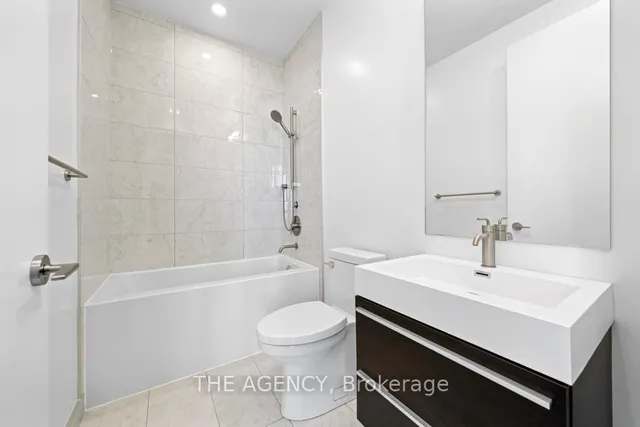 Additional image 7 of 39 Roehampton Ave Unit 4506