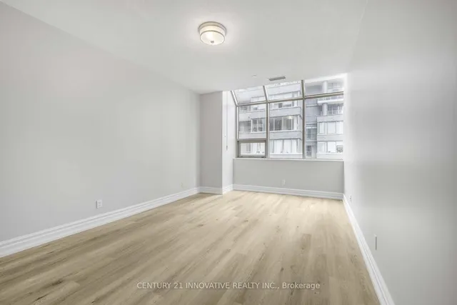 Additional image 12 of 393 King St Unit 302