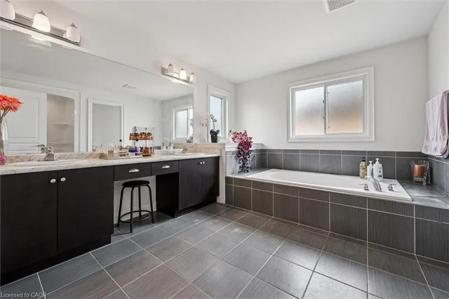 Additional image 31 of 77 Eaglecrest St