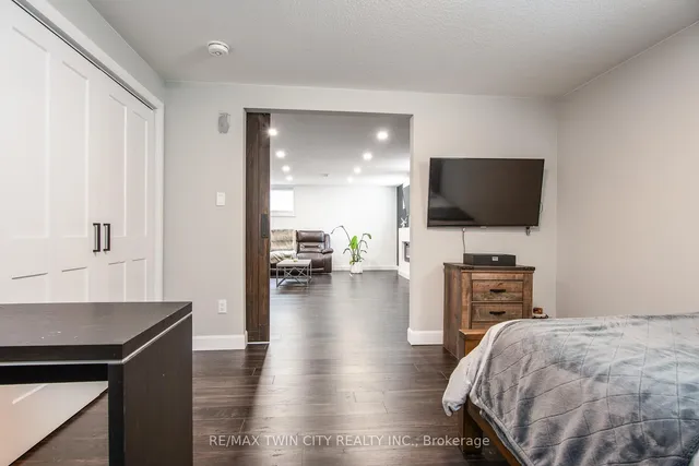 Additional image 49 of 232 Shady Glen Cres
